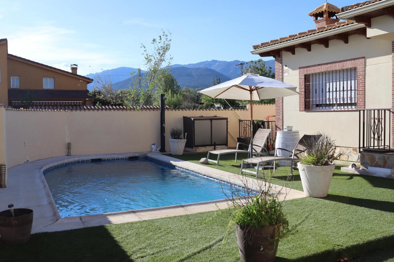Casa En Sierra De Gredos Piscina Privada Villa La Adrada Exterior photo