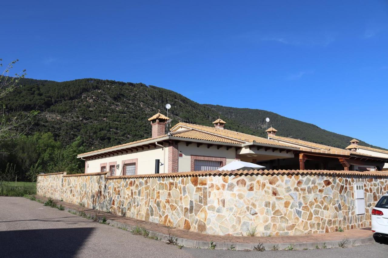 Casa En Sierra De Gredos Piscina Privada Villa La Adrada Exterior photo